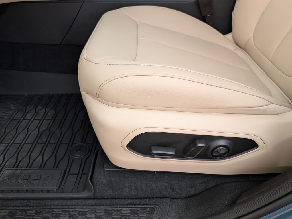 New 2026 Steel Blue Exterior Paint Jeep Limited image 15