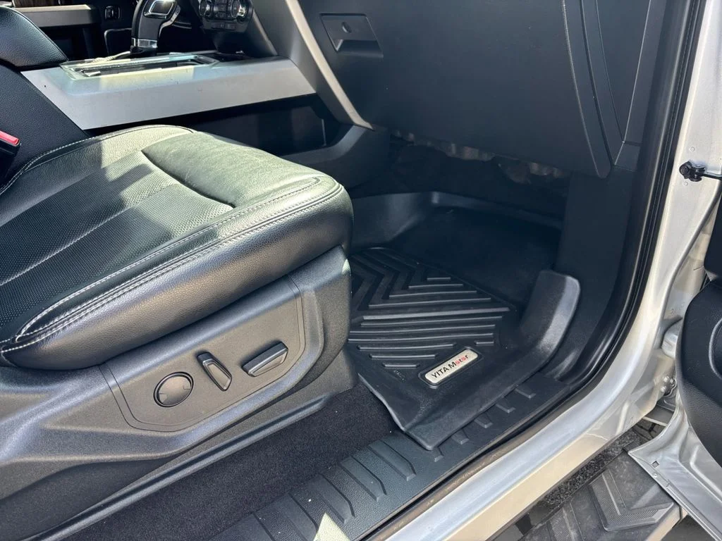 Used 2019 Silver Ford Lariat image 46