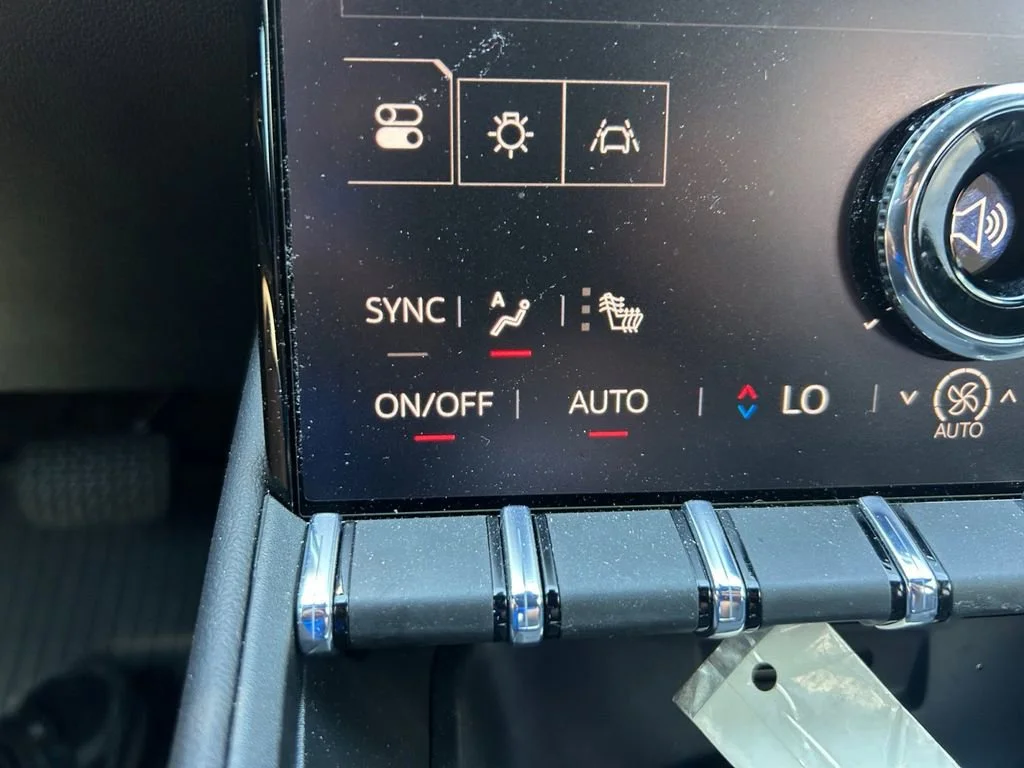 New 2026 Sterling Metallic GMC Elevation image 24