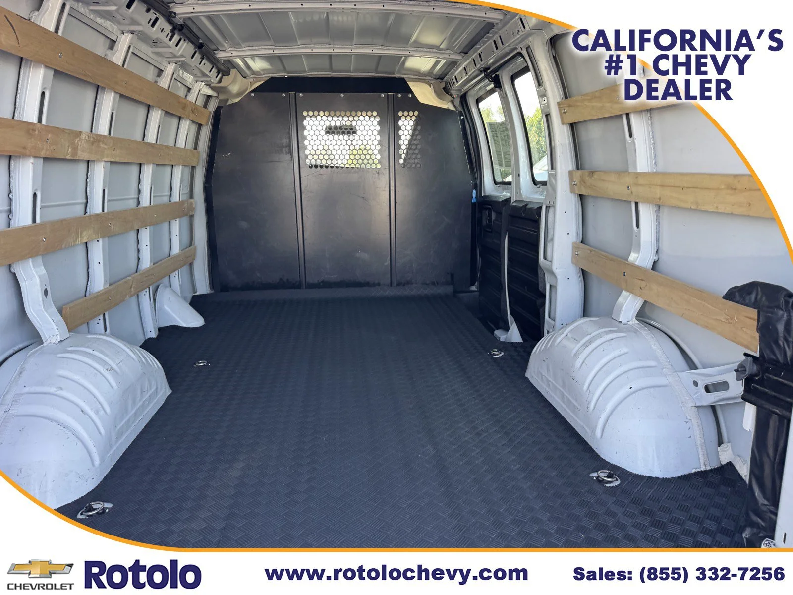 Used 2025 Summit White GMC 2500 RWD 135 image 14