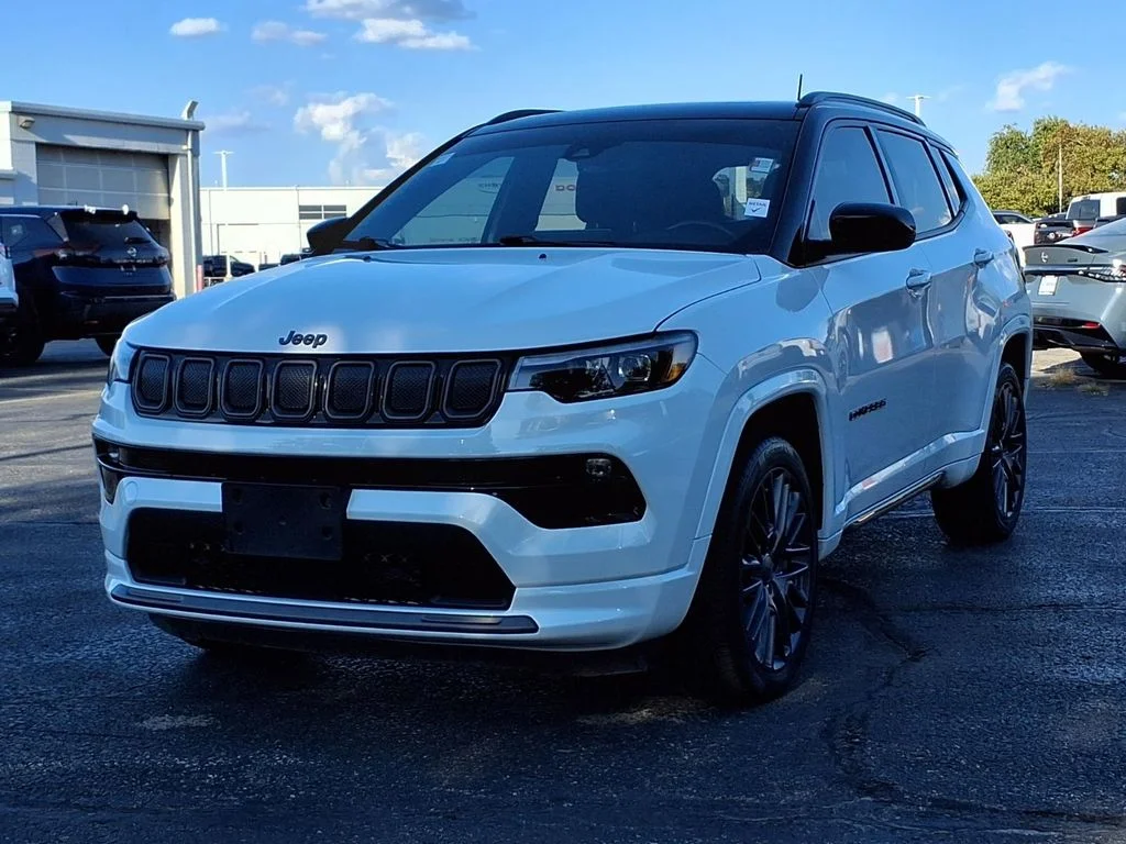 Used 2022 White Jeep High Altitude image 2