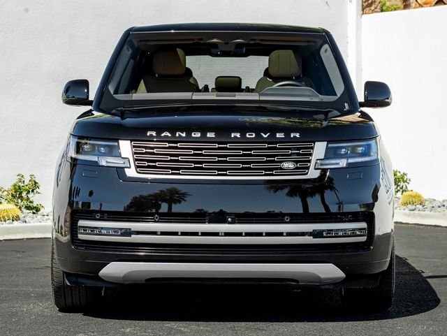 Certified Used 2025 Santorini Black Metallic Land Rover SE image 3