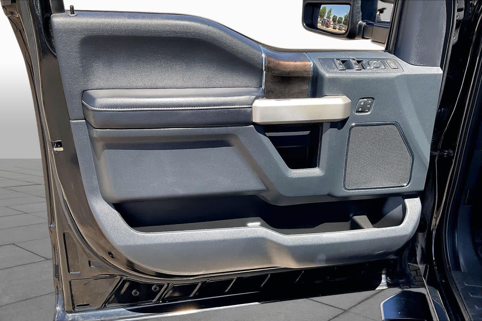 Used 2022 Agate Black Ford LARIAT image 20