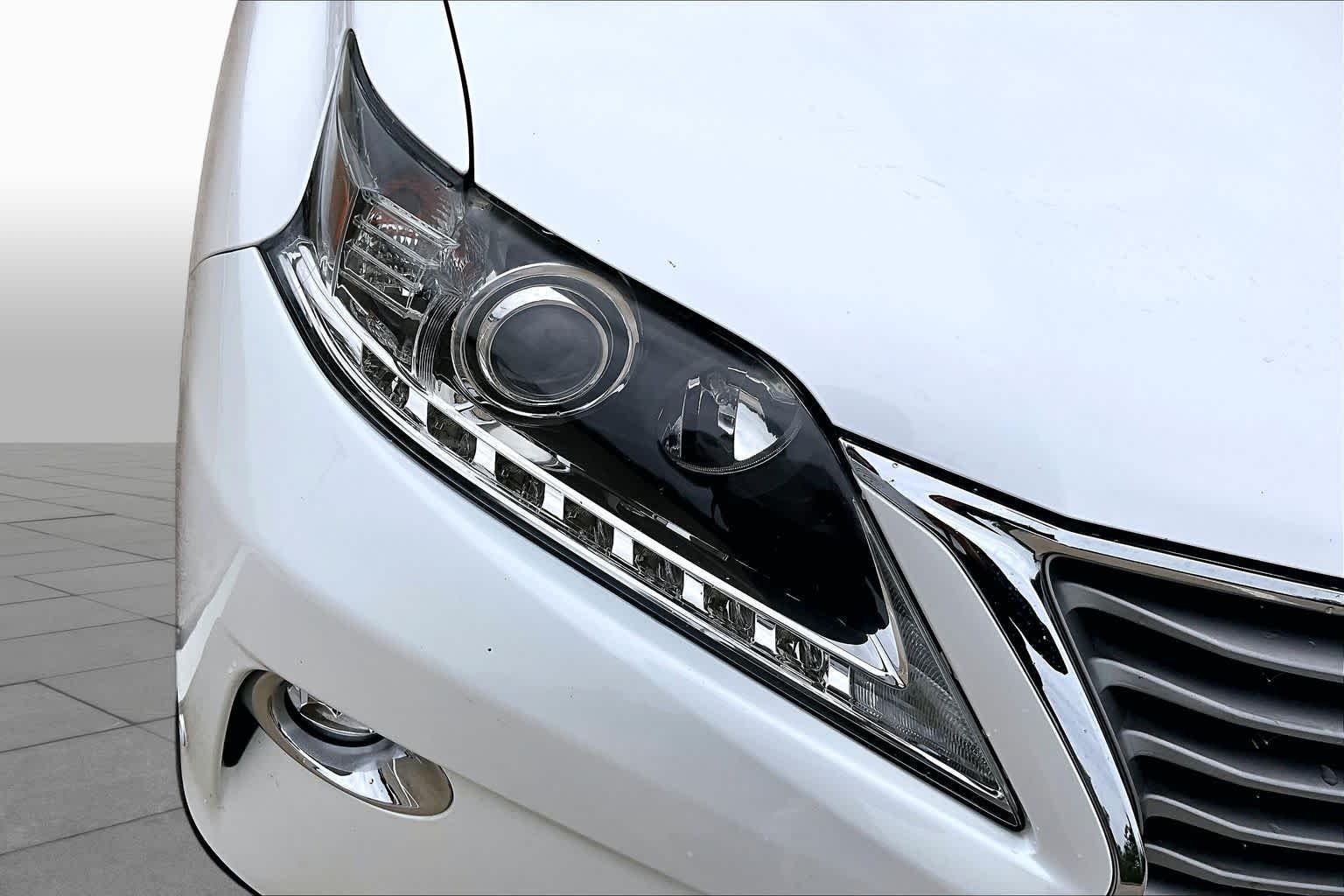 Used 2015 Starfire Pearl Lexus  image 28