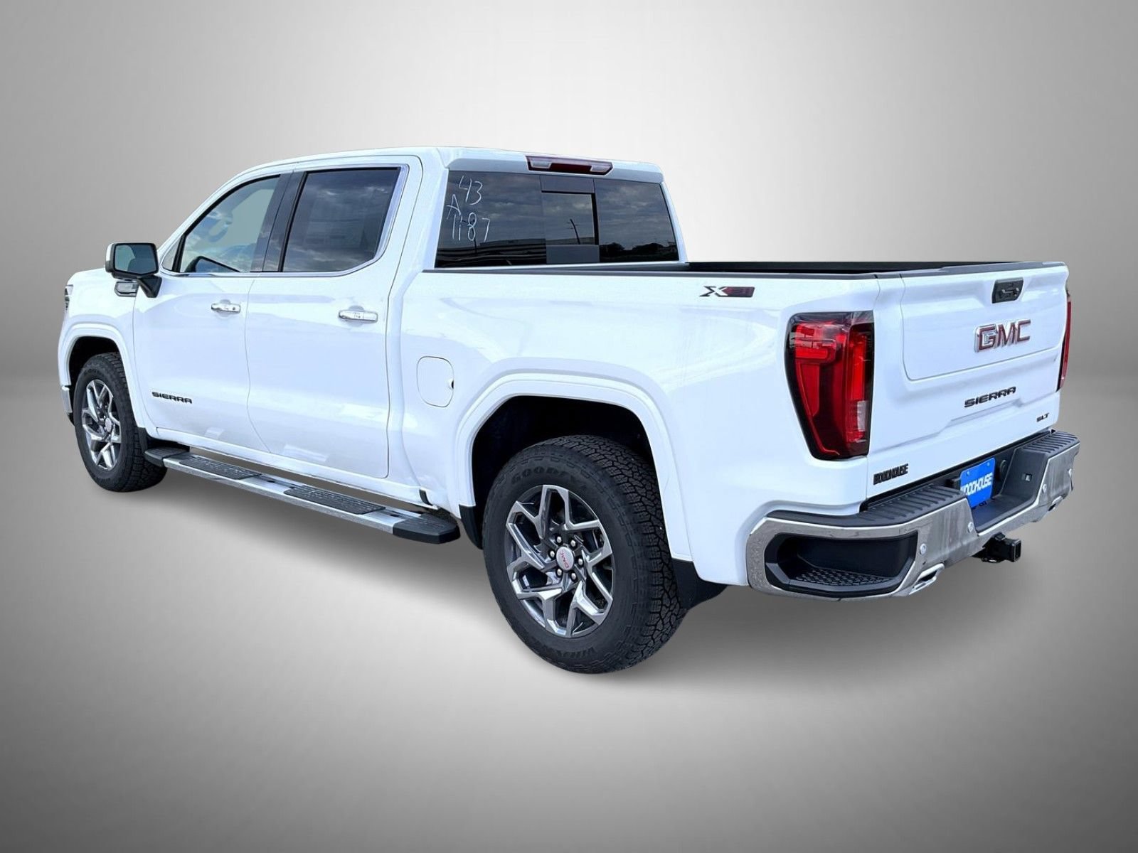 2026 GMC Sierra 1500 SLT - Photo 7