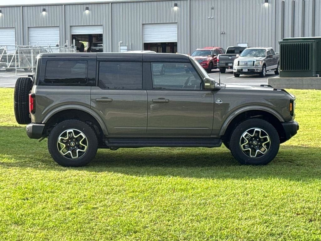 2025 Ford Bronco 4-Door Outer Banks - Photo 10
