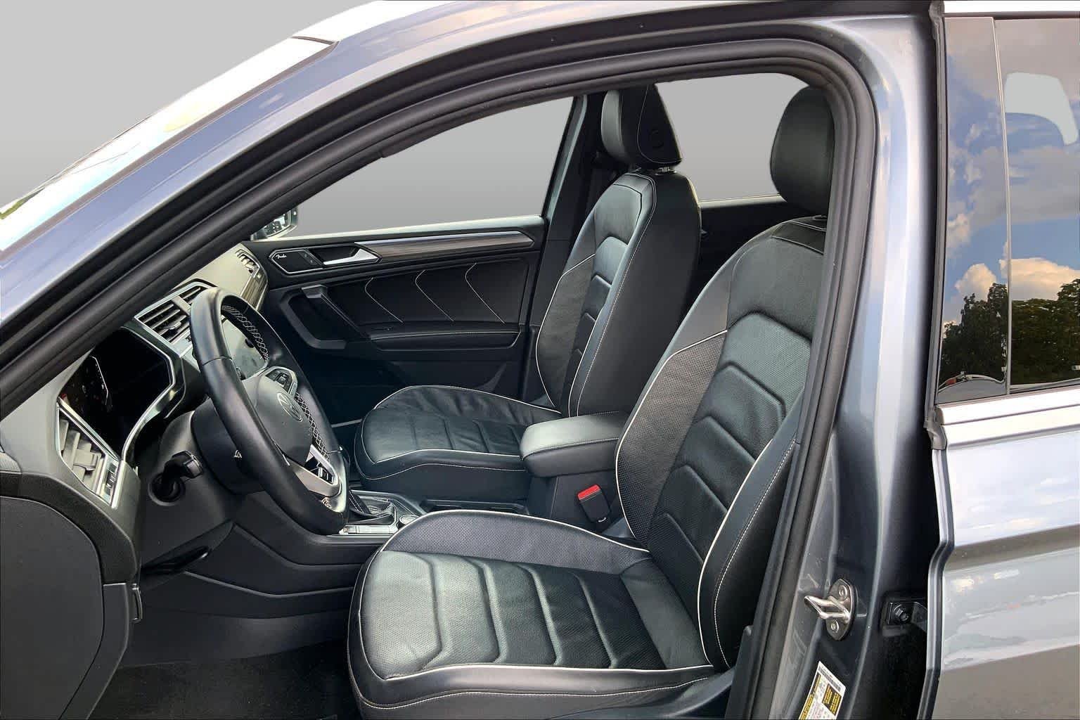 Used 2023 Platinum Gray Metallic Volkswagen SEL R-Line image 8