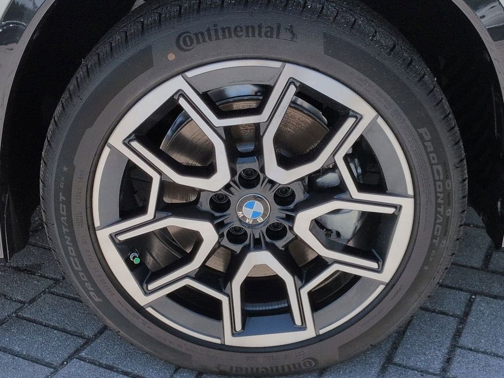 New 2026 Mineral White Metallic BMW xDrive28i image 11