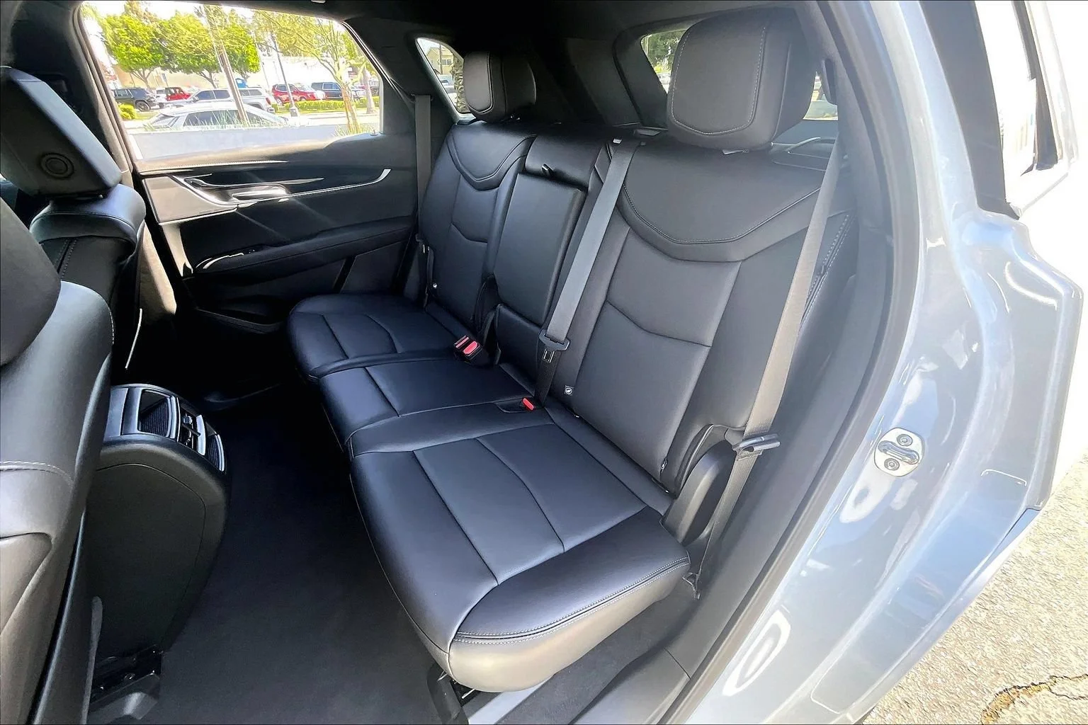 New 2026 Crystal White Tricoat Cadillac Premium Luxury image 27
