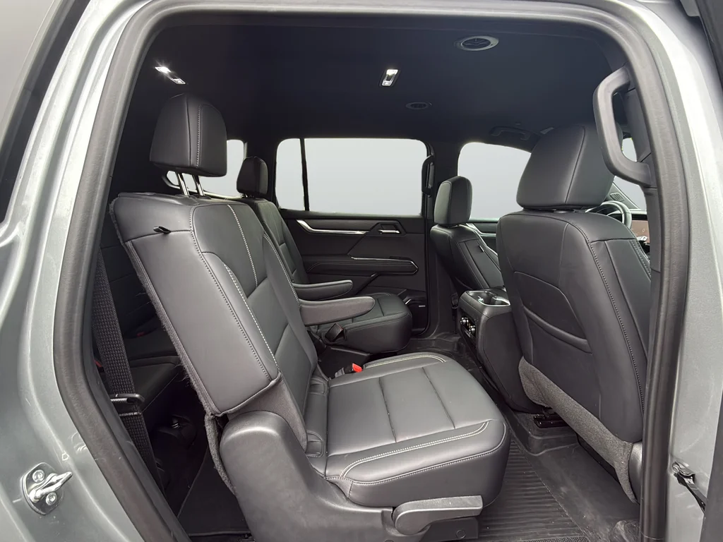 Used 2024 Silver GMC Elevation image 25