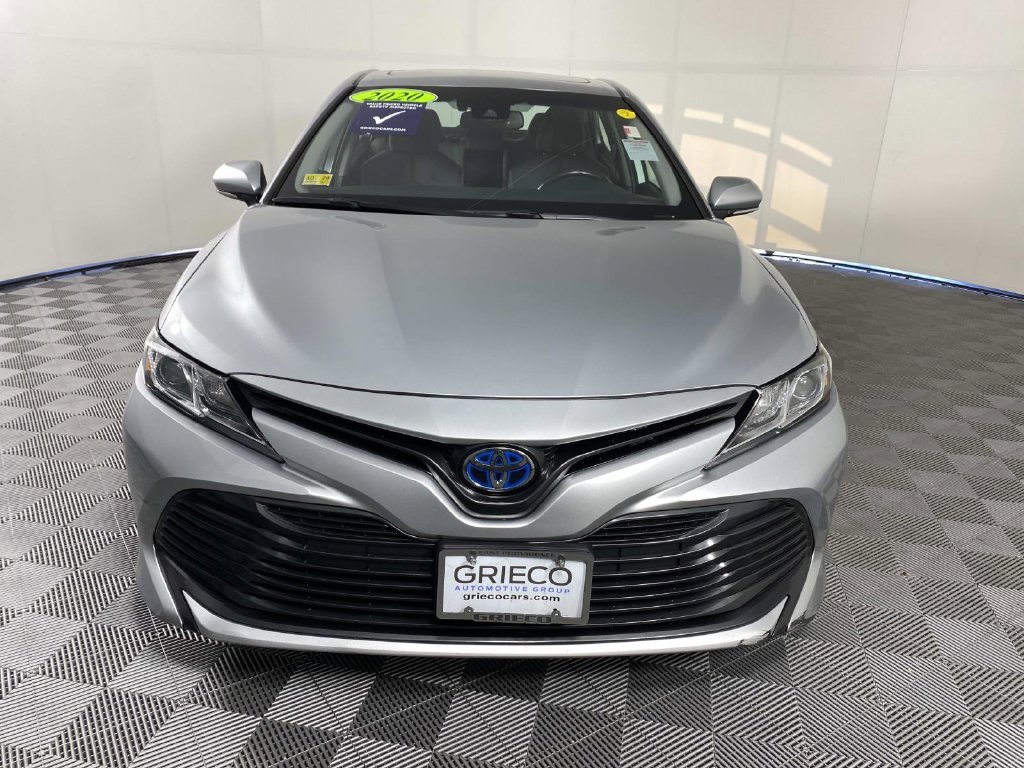 Used 2020 Silver Toyota LE image 3