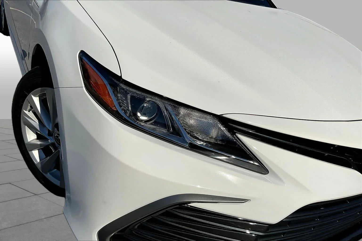 Used 2024 Ice Cap Toyota LE image 27