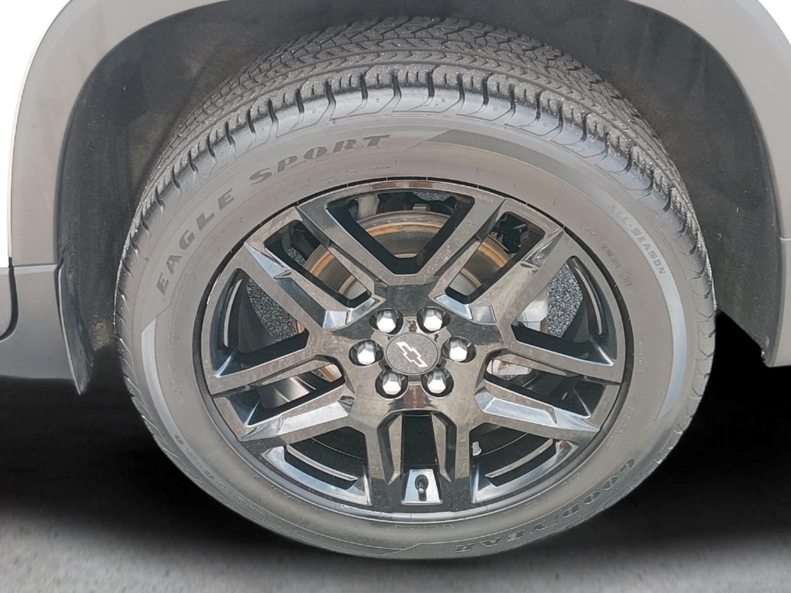 Used 2021 Summit White Chevrolet LT Cloth image 12