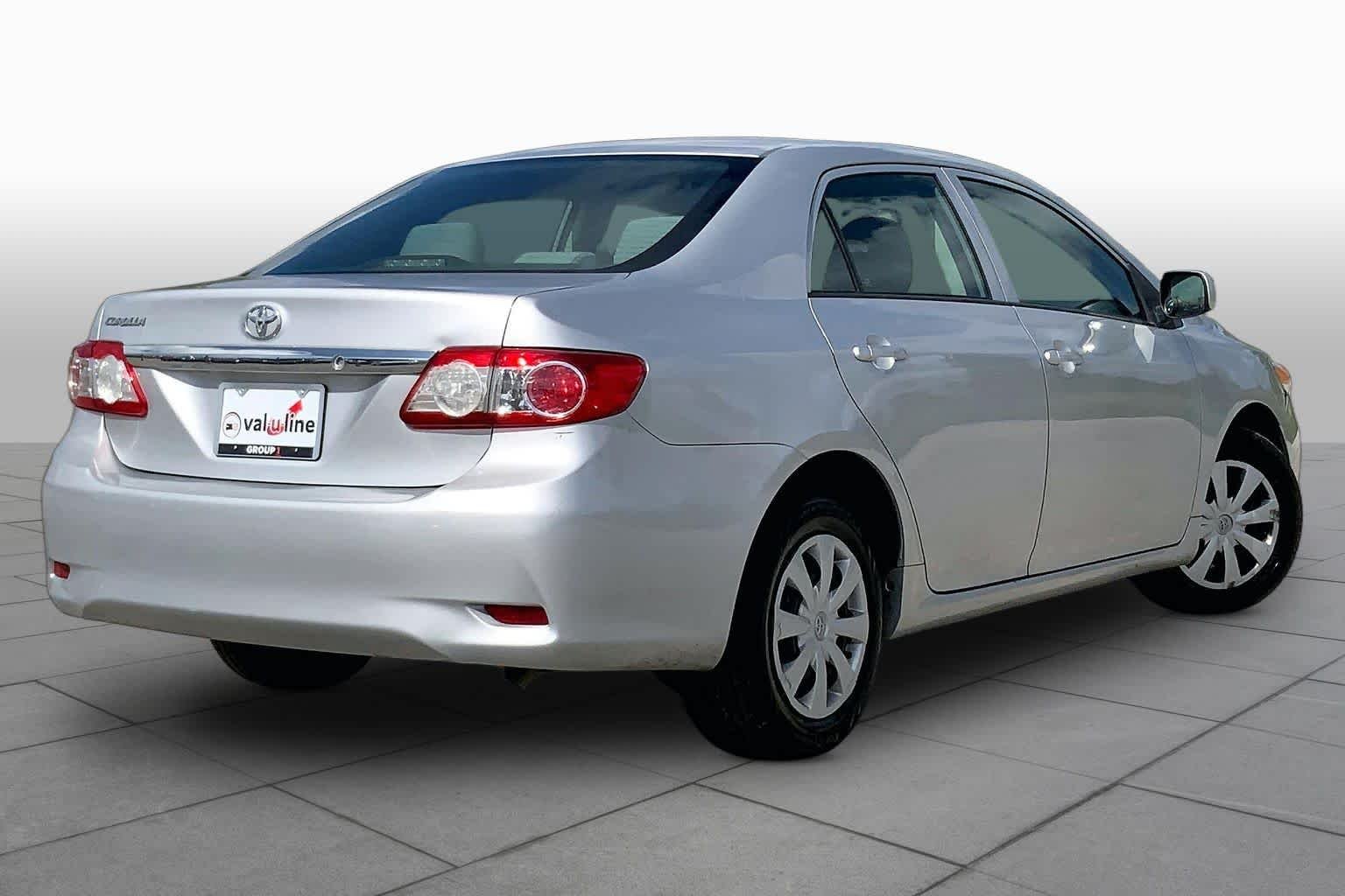 Used 2013 Classic Silver Metallic Toyota L image 13
