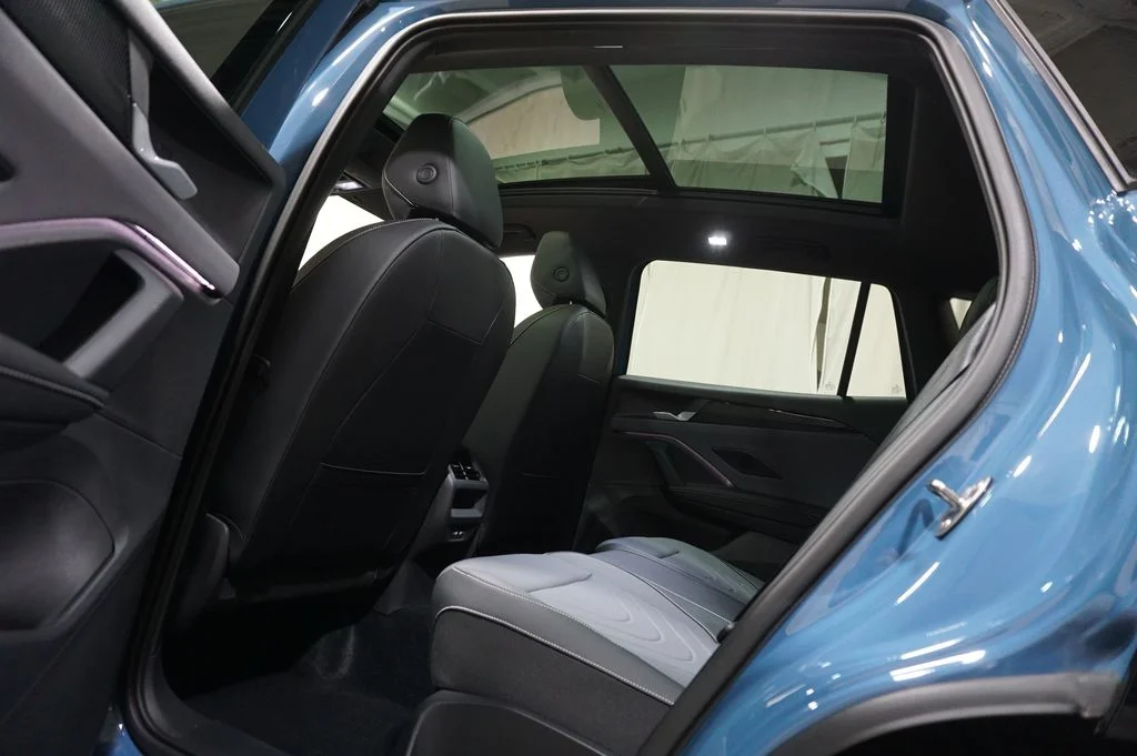 Certified Used 2025 Blue Volkswagen 2.0T SE R-Line Black image 29