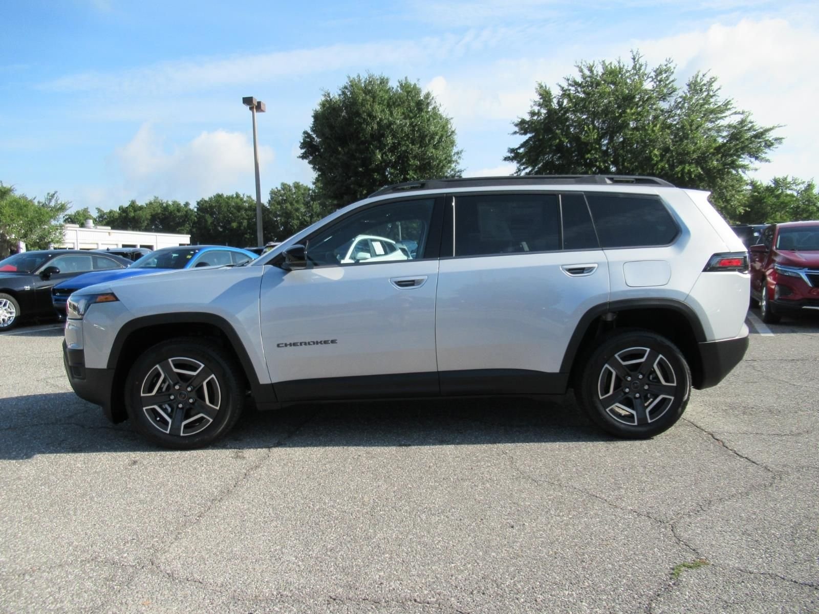 New 2026 Silver Zynith Clearcoat Jeep Limited image 4
