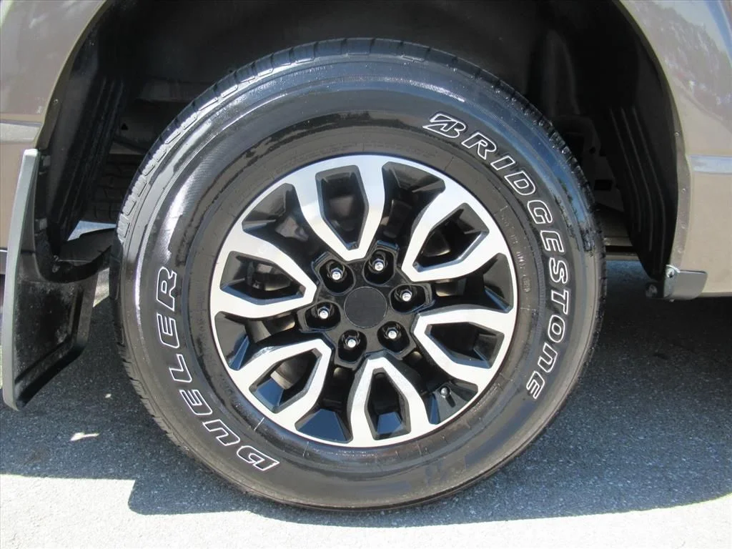 Used 2021 Gray Ford XLT image 8