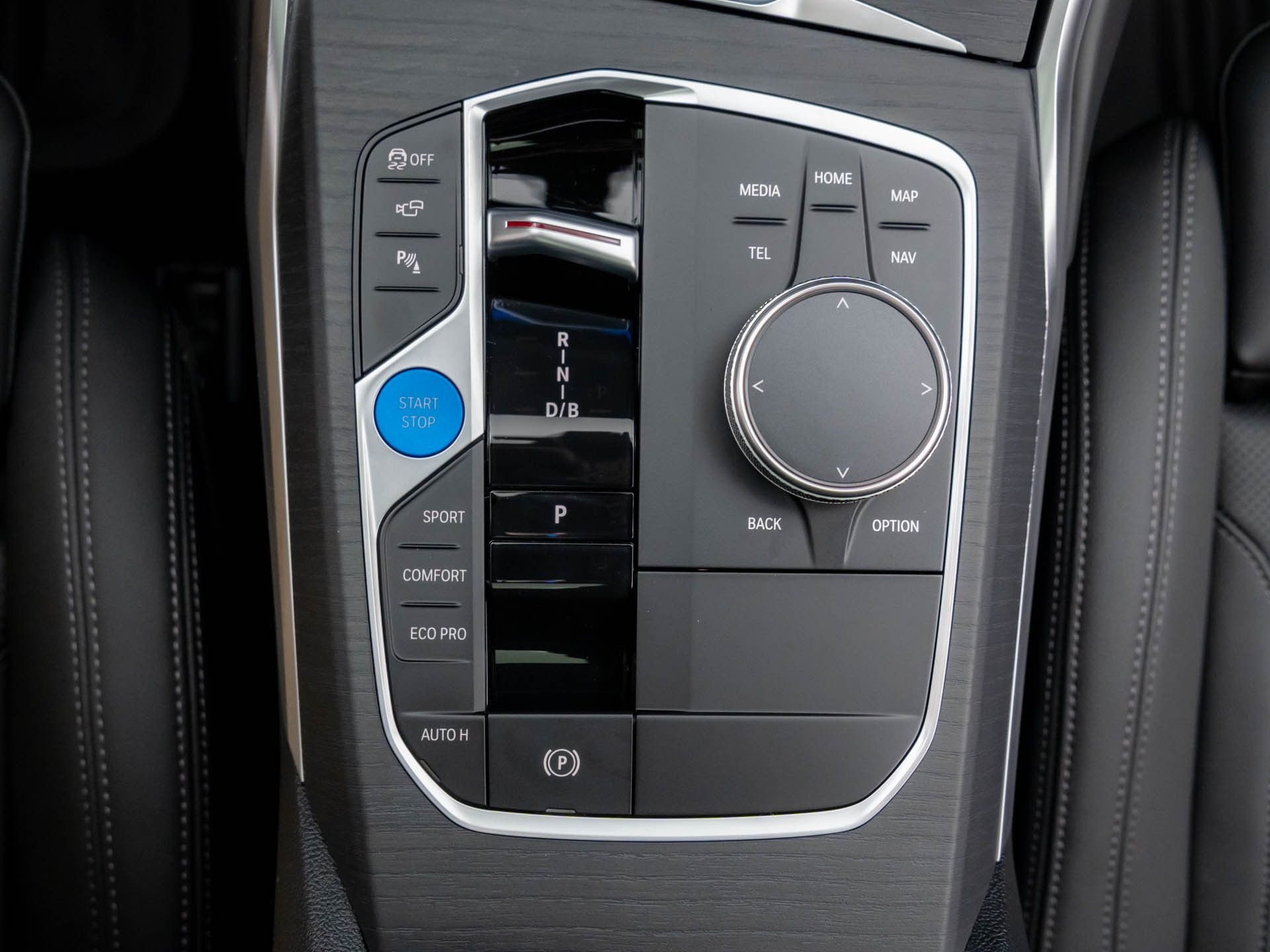 New 2026 Skyscraper Grey Metallic BMW xDrive40 image 21