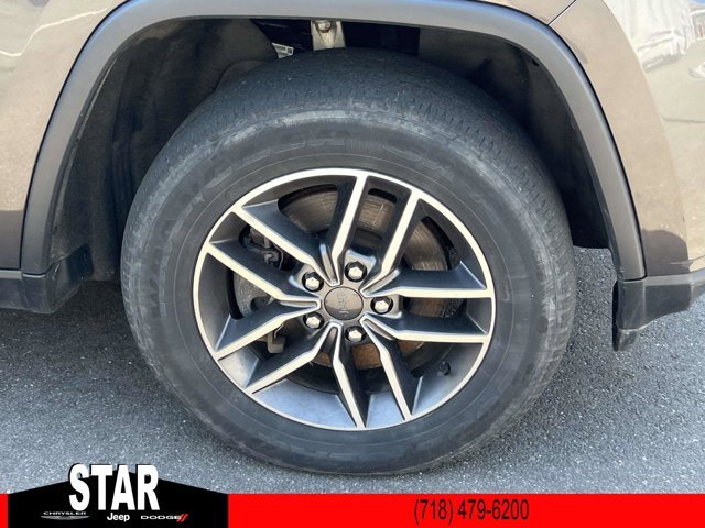 Used 2021 Granite Crystal Metallic Clearcoat Jeep Limited image 9