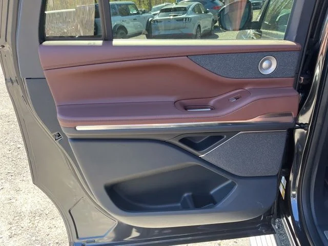New 2026 Starlight Gray Metallic Lincoln Reserve L image 45