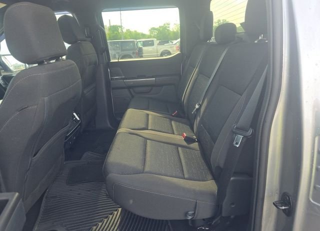 Used 2023 Silver Ford XLT image 4