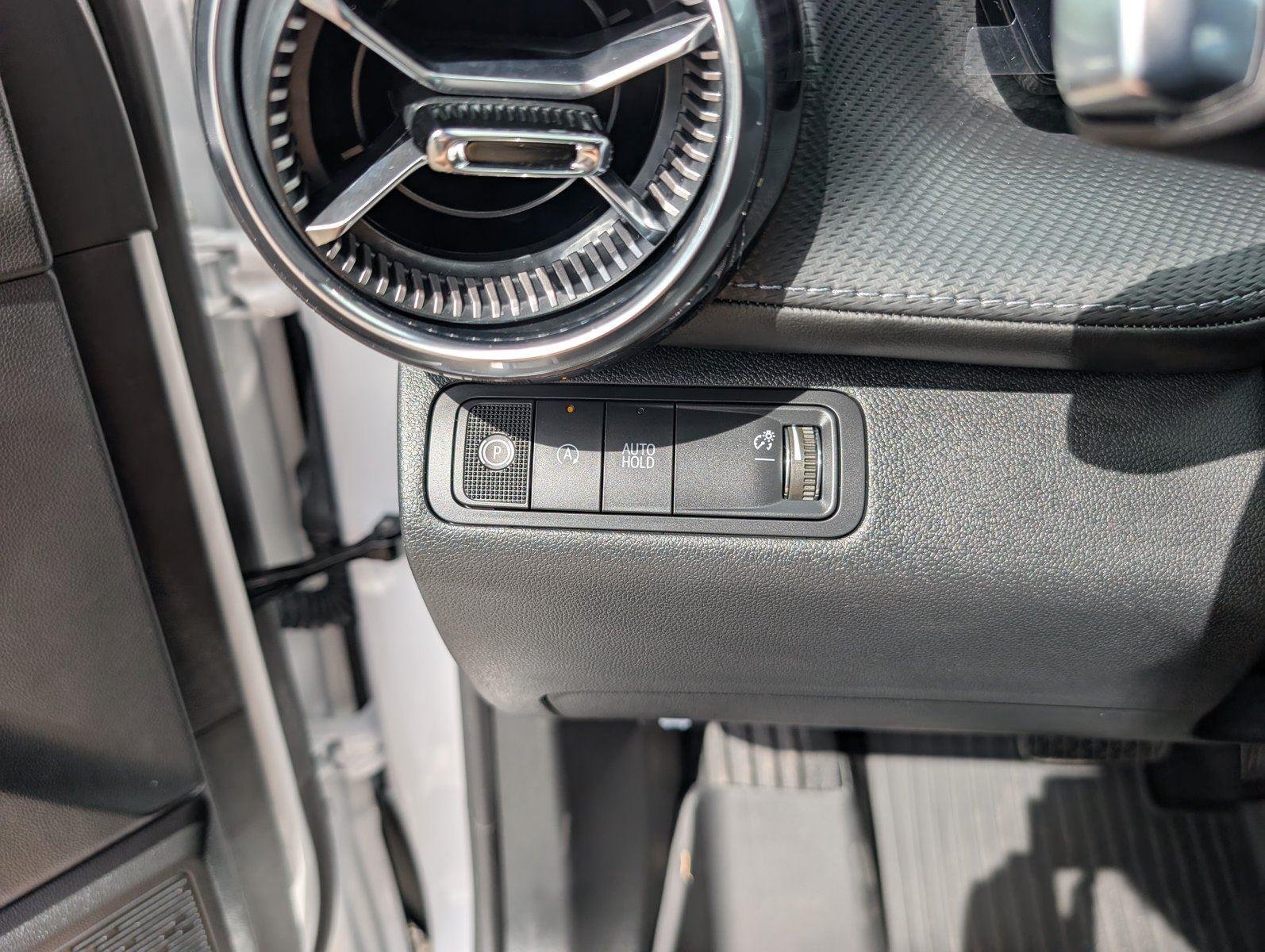 2027 Chevrolet Equinox LT - Photo 29