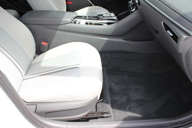 Used 2020 Gray Hyundai SEL image 29