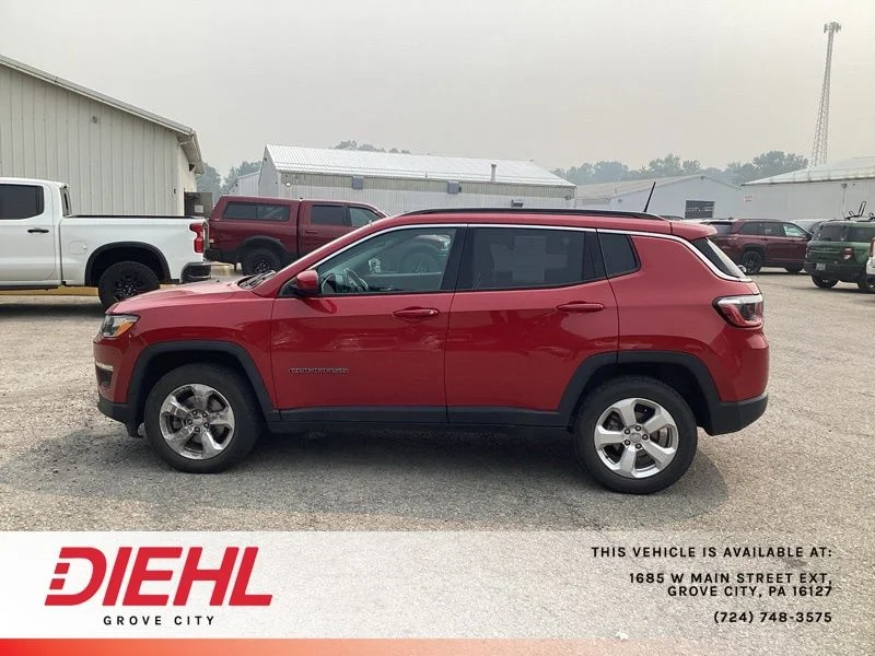 Used 2020 Red Jeep Latitude image 4