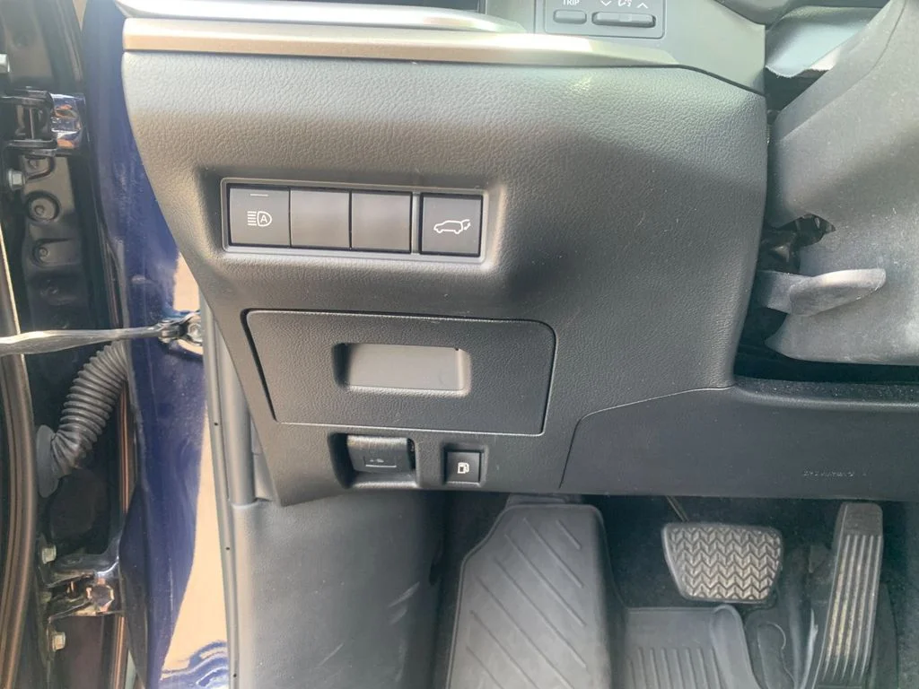Used 2024  Toyota XLE image 31