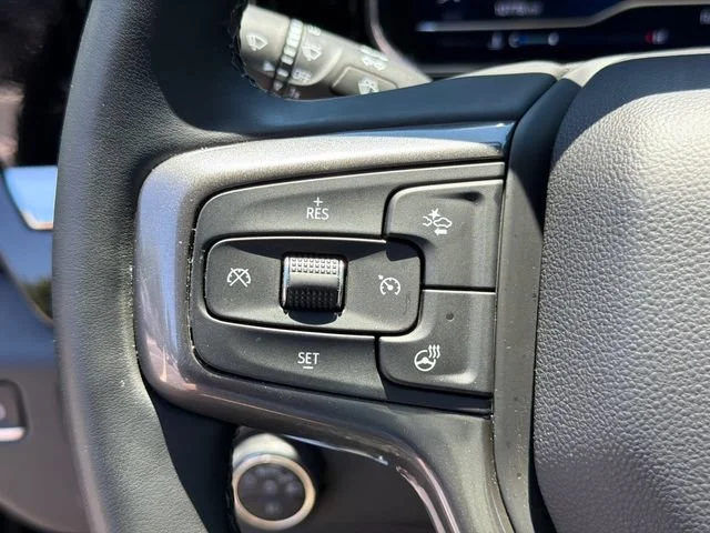 Used 2025 Black Chevrolet High Country image 24