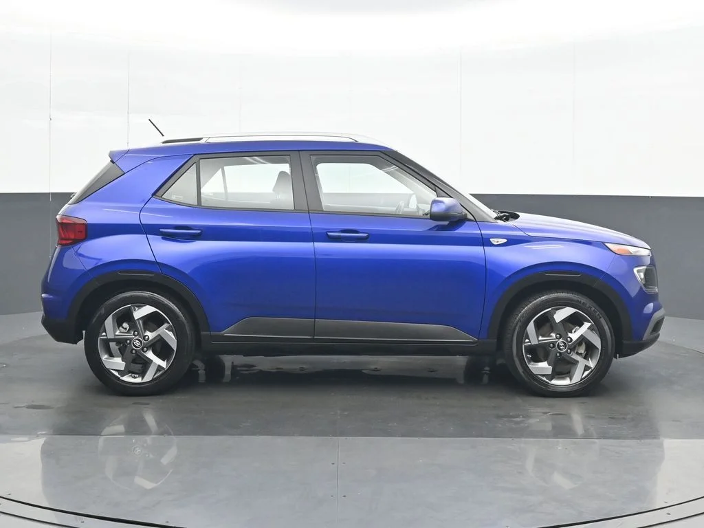 Used 2025 Blue Hyundai SEL image 7