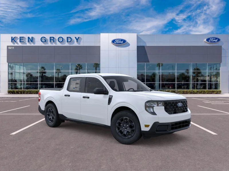 New 2026 Oxford White Ford XLT image 1