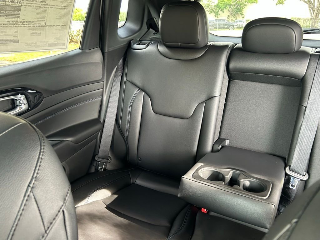 2025 Jeep Compass Limited - Photo 14