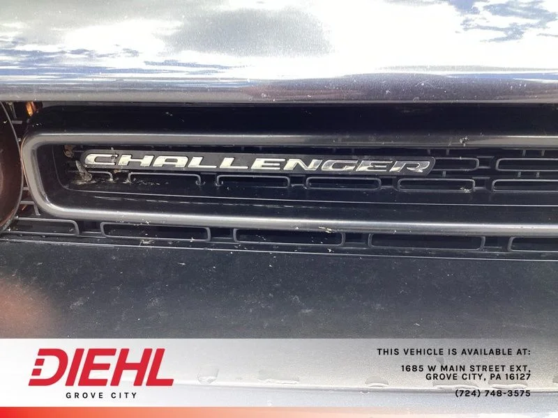 Used 2019 Gray Dodge SXT image 12