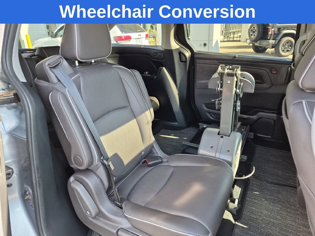 Used 2024 Silver Honda Elite image 27