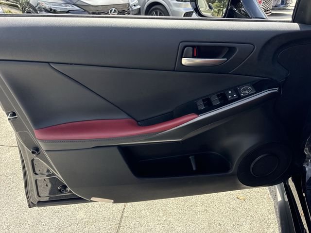 2024 Lexus IS 300 - Photo 13