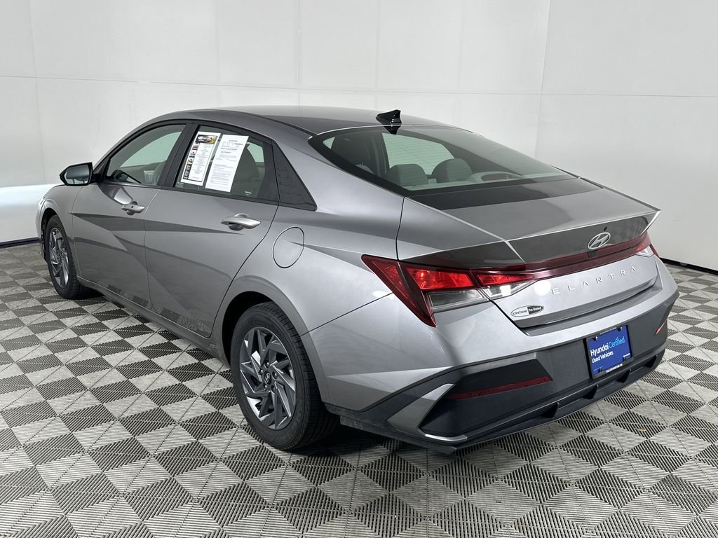 2024 Hyundai Elantra SEL - Photo 6