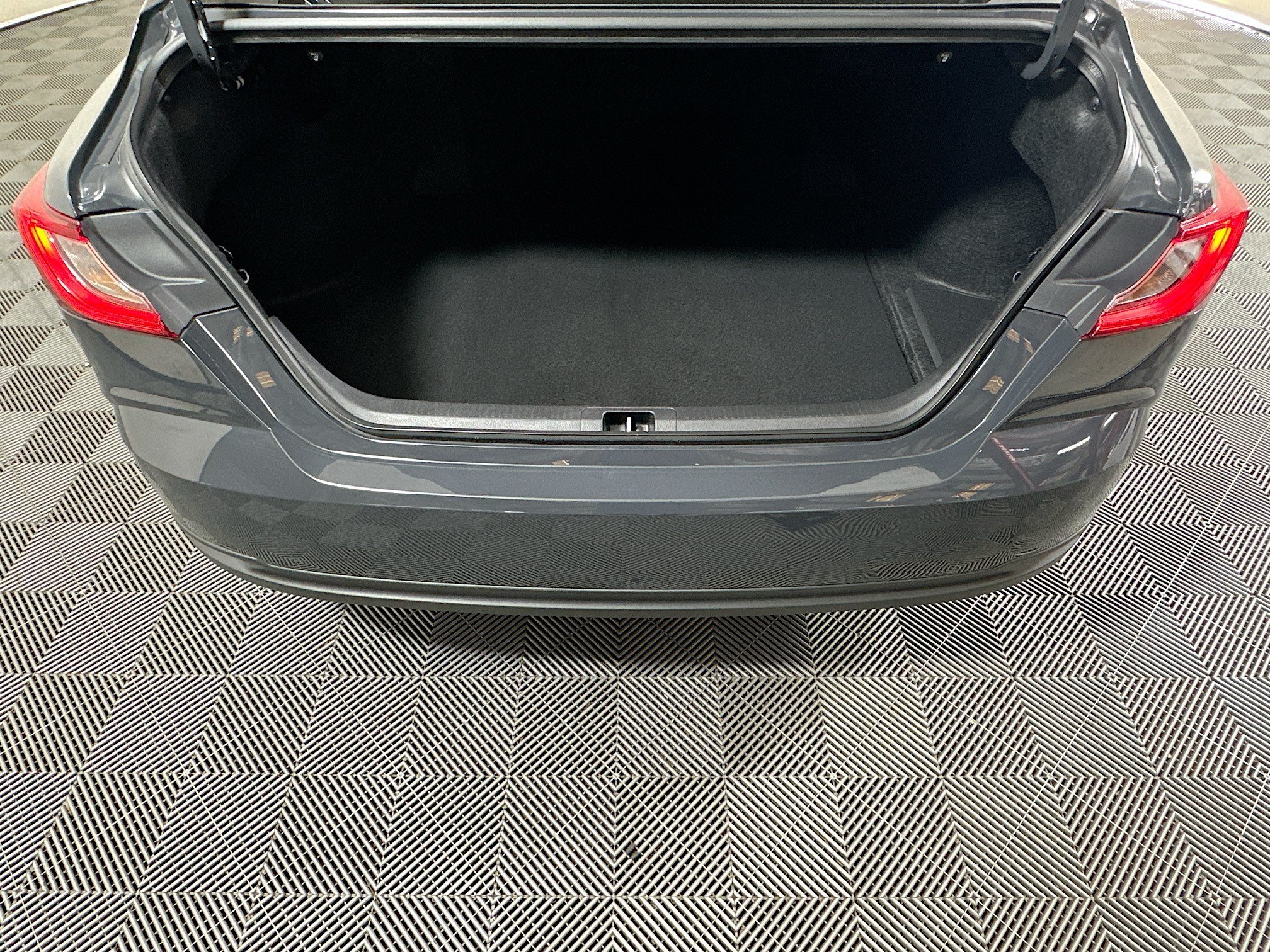 Used 2025 Underground Toyota LE image 31