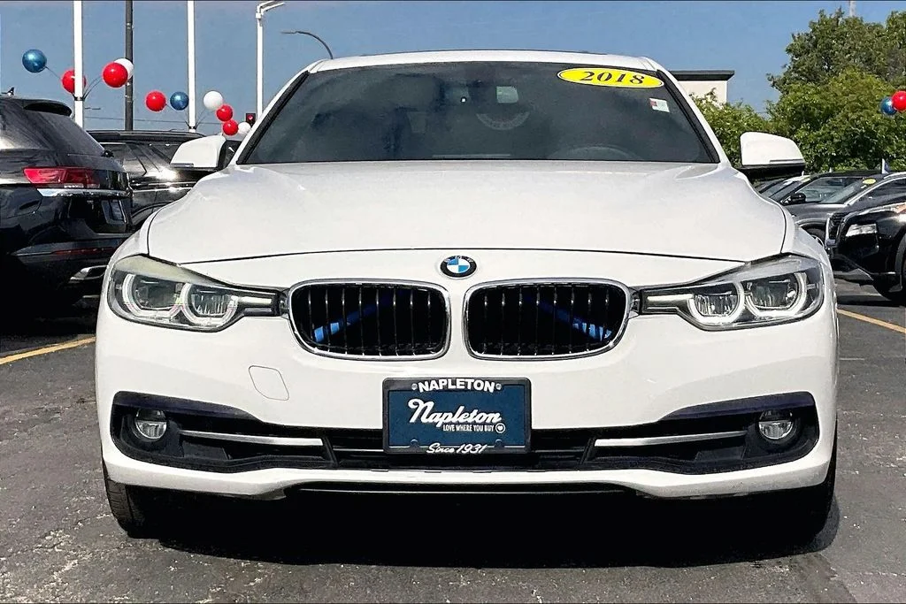 Used 2018 BMW 3 Series 330i with VIN WBA8B9G50JNU96678 for sale in Oak Lawn, IL