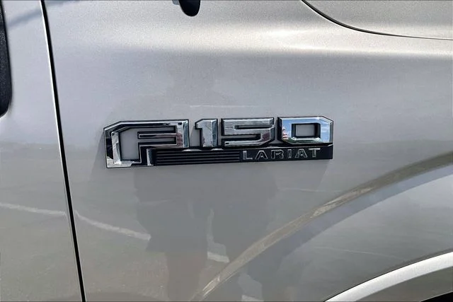Used 2018 White Gold Ford Lariat image 24