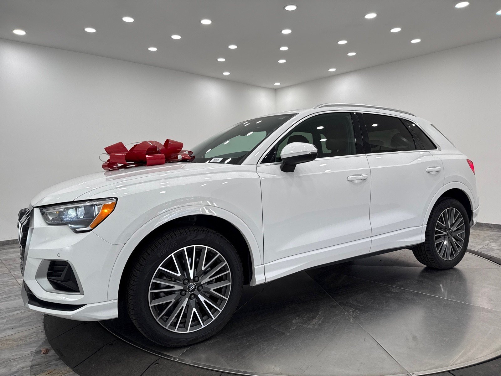 2022 Audi Q3 Premium photo 2