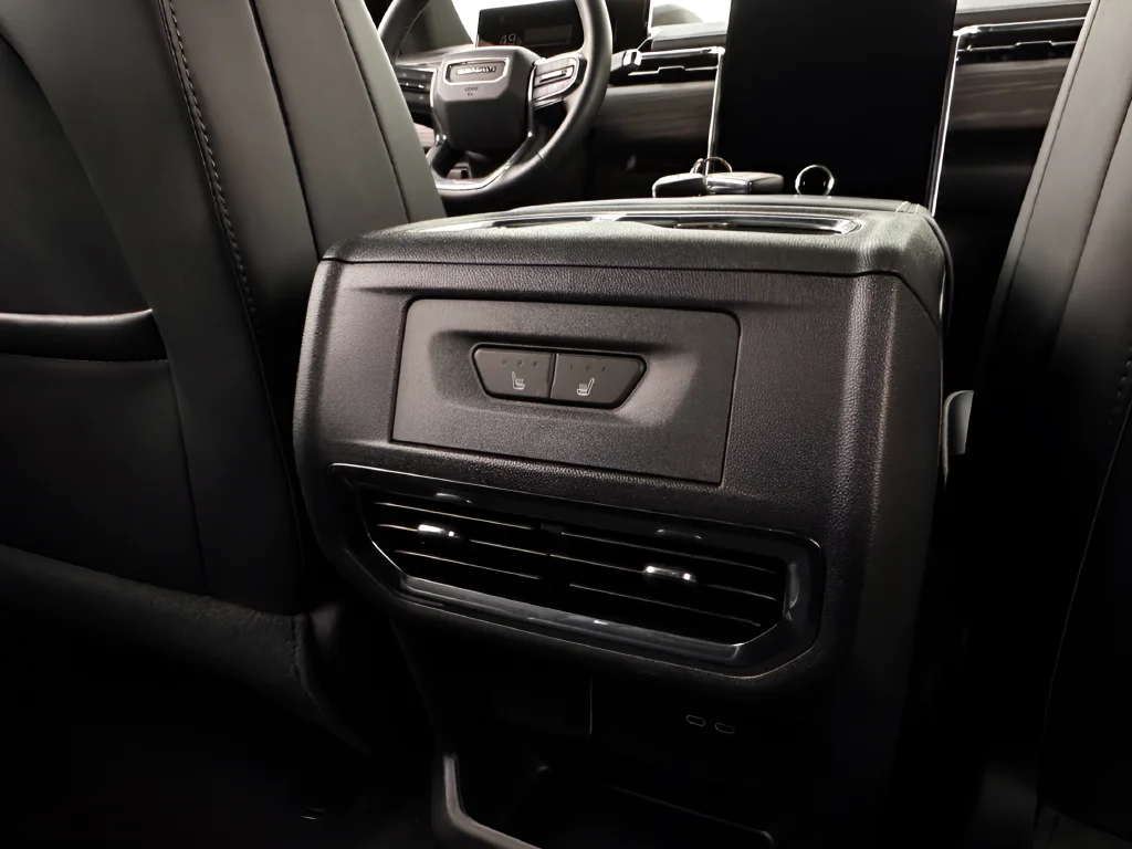 Used 2025 Red GMC Denali image 21
