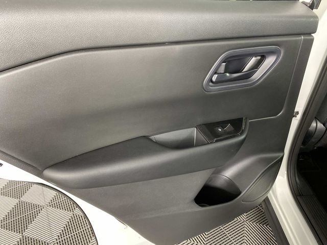 Used 2024 White Nissan S image 25