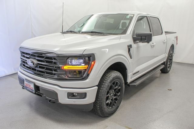 New 2026 Oxford White Ford XLT image 5