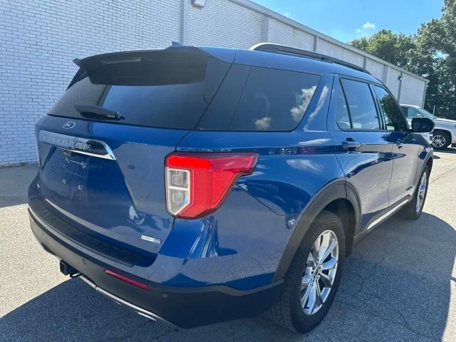 Used 2020 Blue Metallic Ford XLT image 14