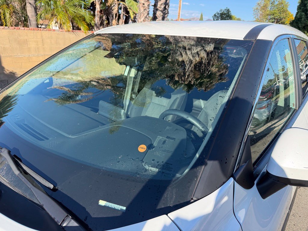Used 2024 White/off-white Nissan SV image 8