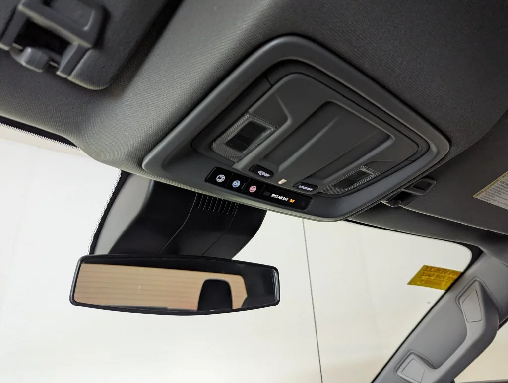 Used 2023 White Chevrolet LT image 27