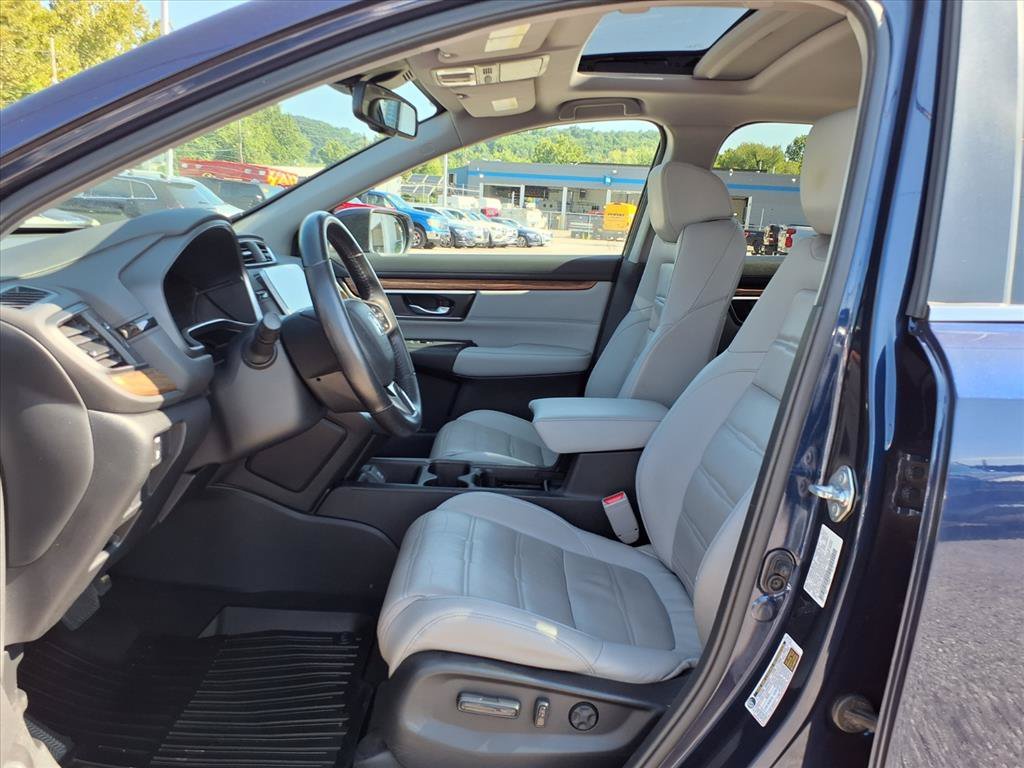 Used 2018 Obsidian Blue Pearl Honda Touring image 11