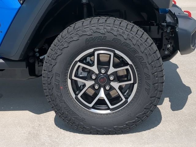 New 2026 Hydro Blue Pearl-Coat Exterior Paint Jeep Rubicon image 11