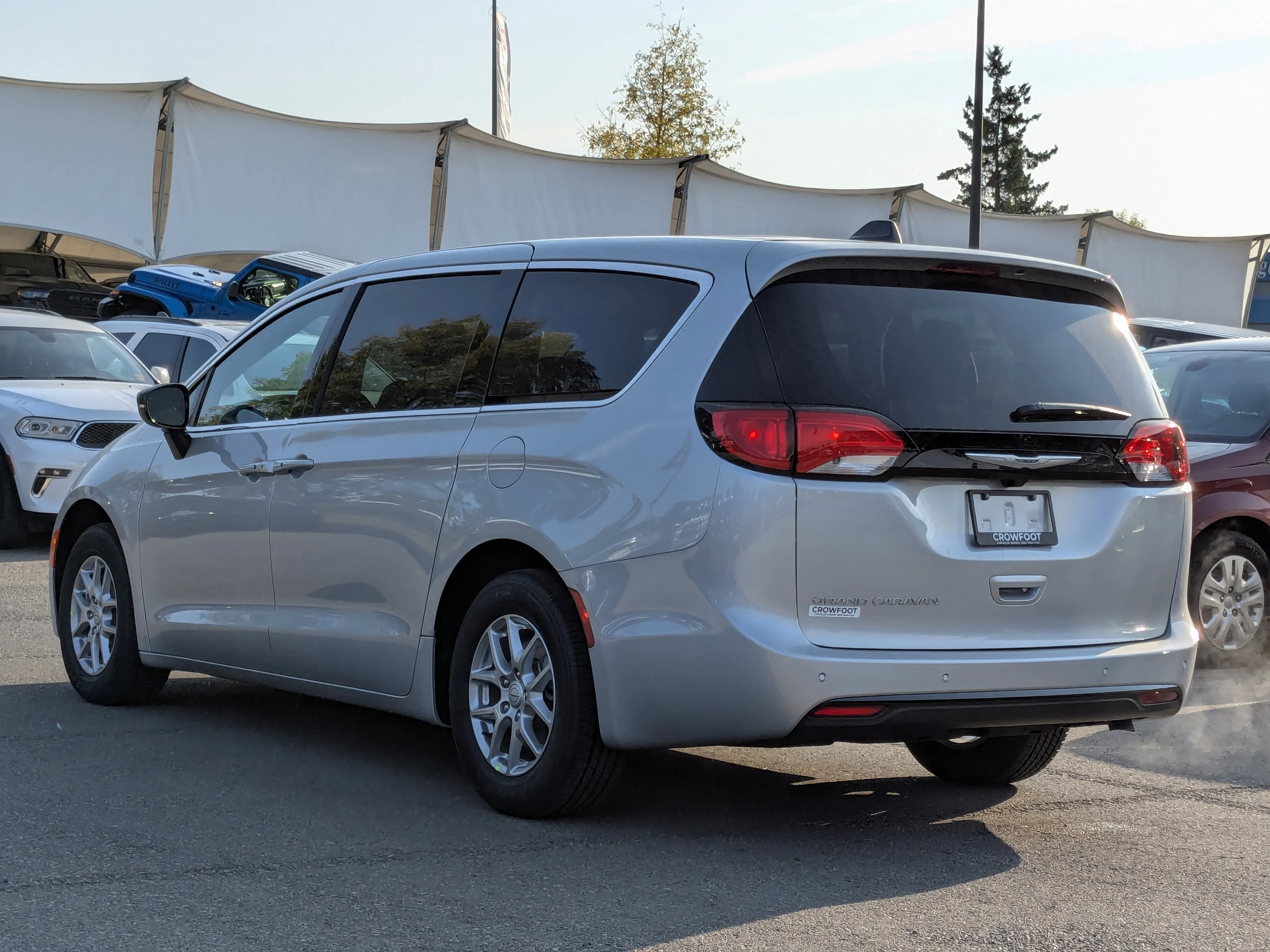 New 2026 Silver Chrysler SXT - Power Liftgate - Power Sliding Doors - Leather - Remote Starter & Tons More! image 6